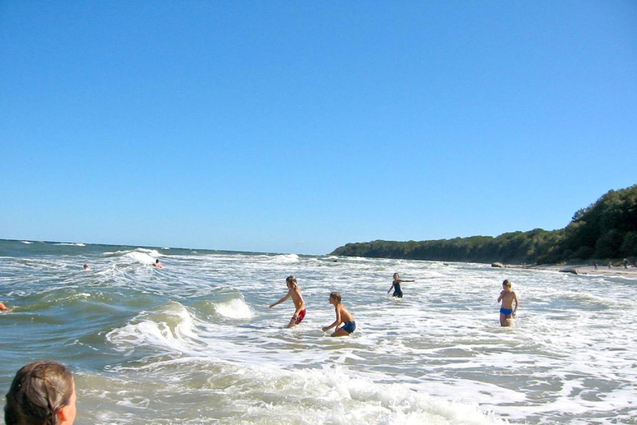 Strandnahe 2-Raum-Ferienwohnung Mit Balkon - Strandhaus Moenchgut Fewo 10 Lobbe Esterno foto